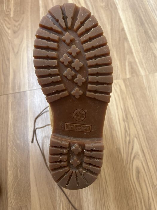 Botas timberland com muito pouco uso  praticamente novas