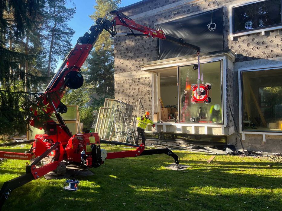 Mini żuraw TB7002 - udźwig 3100kg - zasięg w pionie max. 18.8m