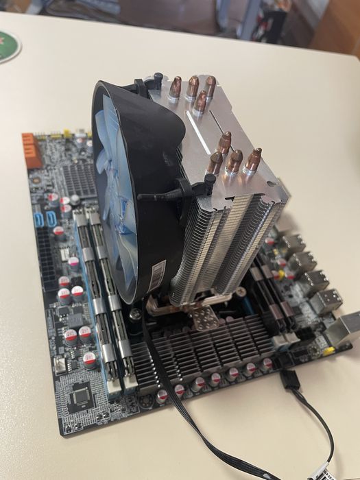 E5-1620 V2 в зборі з ОЗУ та кулером