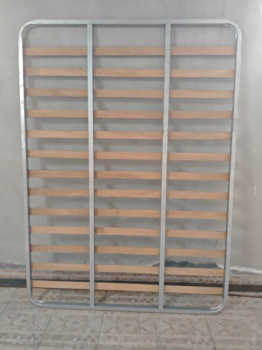 Estrado de cama de casal sem pés