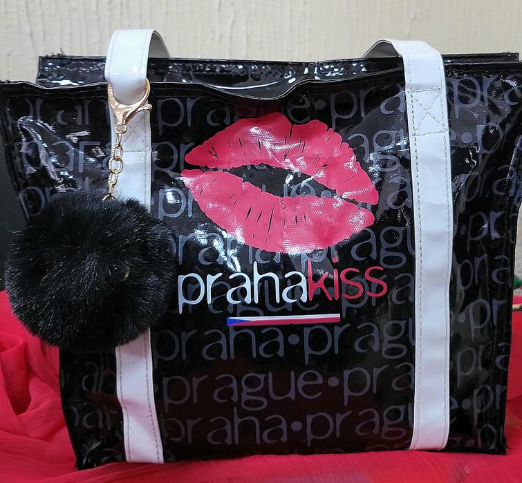 брелки-хвосты и хвосты на шлем и на сумку