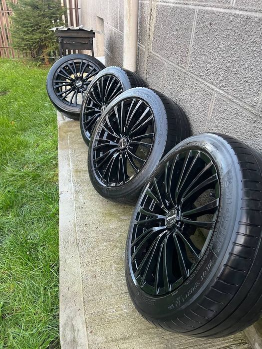 Диски з шинами.        .