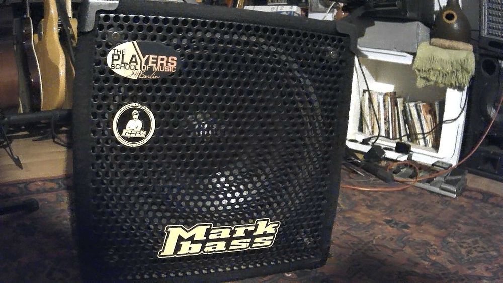 Vendo amplificador para baixo Markbass 250w