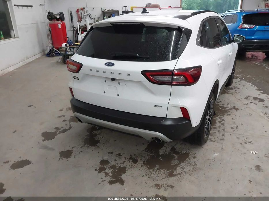 2023 Ford Escape 2.5 Hybrid