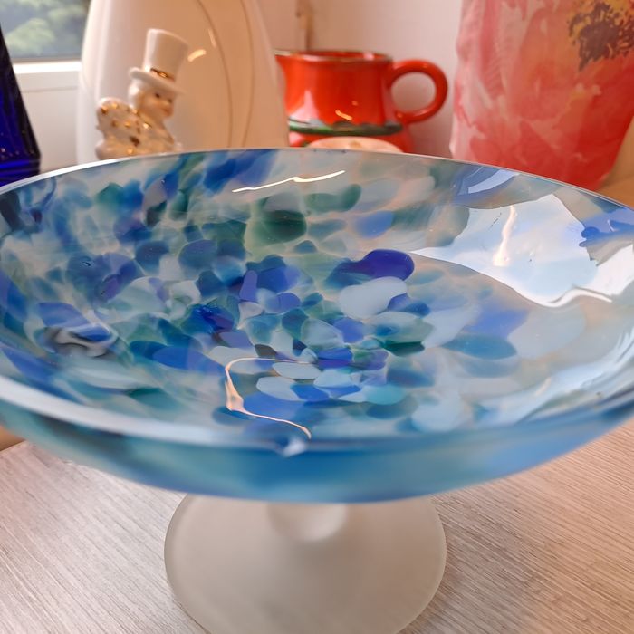 Śliczna szklana patera Pukeberg.