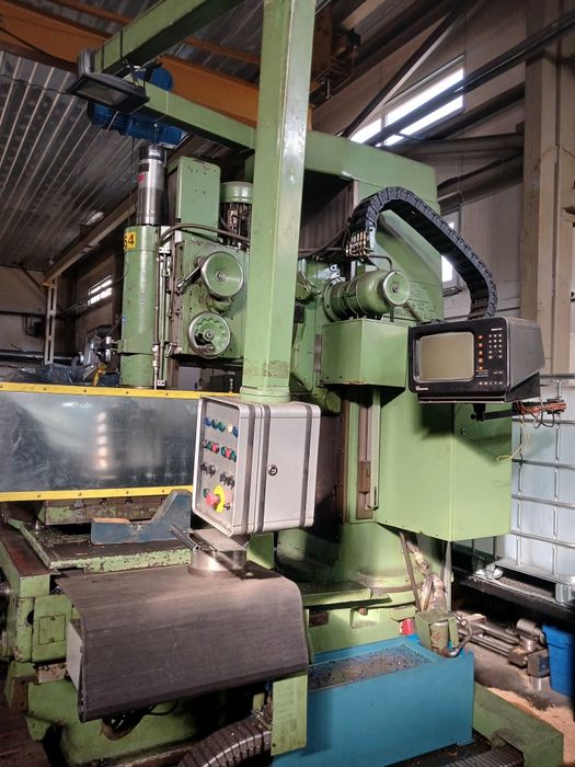 Вертикально-фрезерний  універсальний станок Bohner-Kohle  MF-3