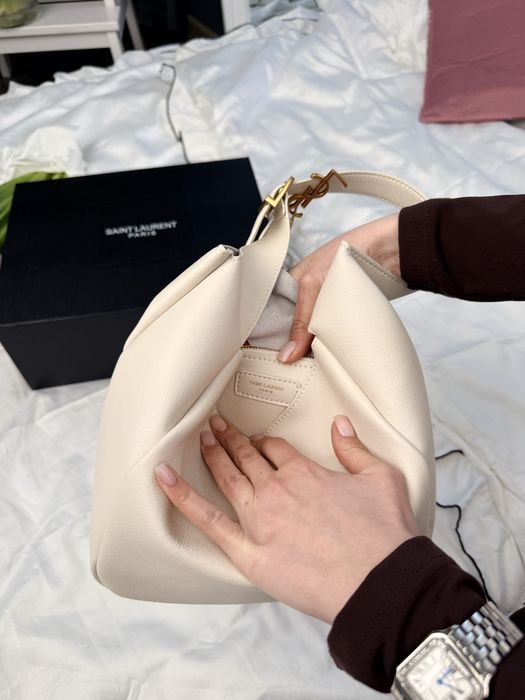 Сумка YSL Yves Saint Laurent Bucket Bag Ivory Leather with Gold
