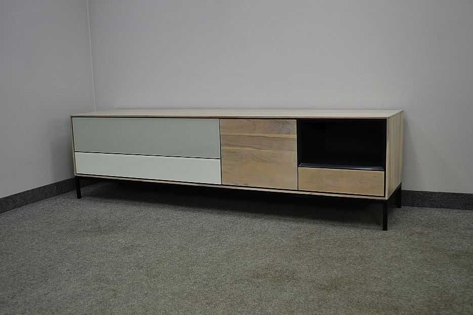 Szafka RTV drewniana, akacja lakierowana, seria CHICAGO 200 cm - 75%