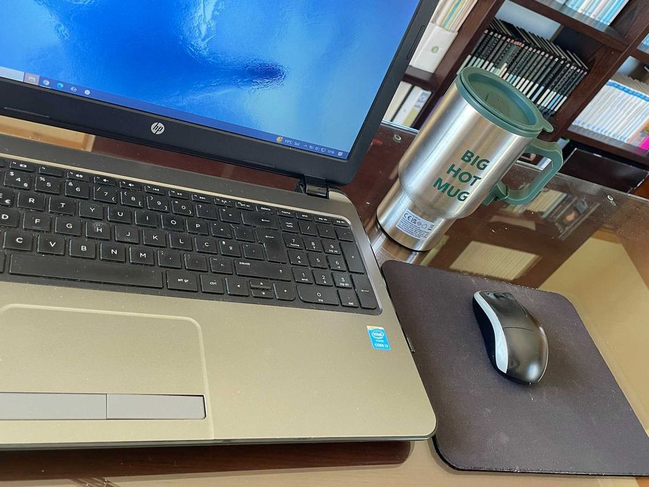 Caneca térmica para café ou chá com ligação USB