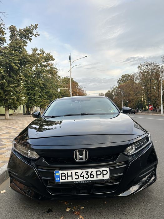 Продам машину Honda Accord.