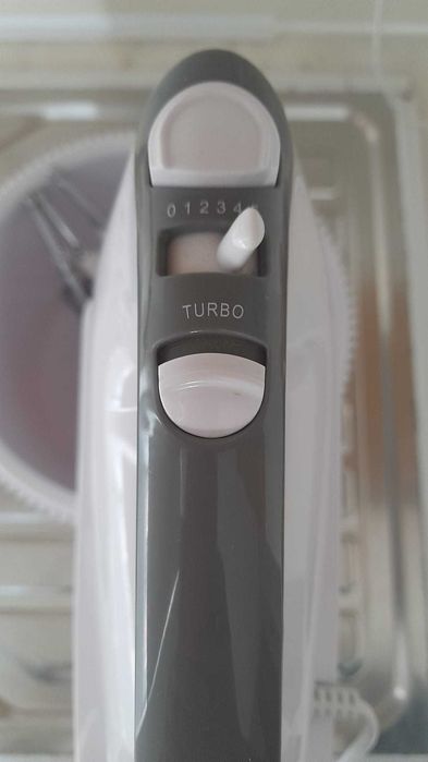 Placa Alisadora Cabelo, Varinha Mágica e Batedeira