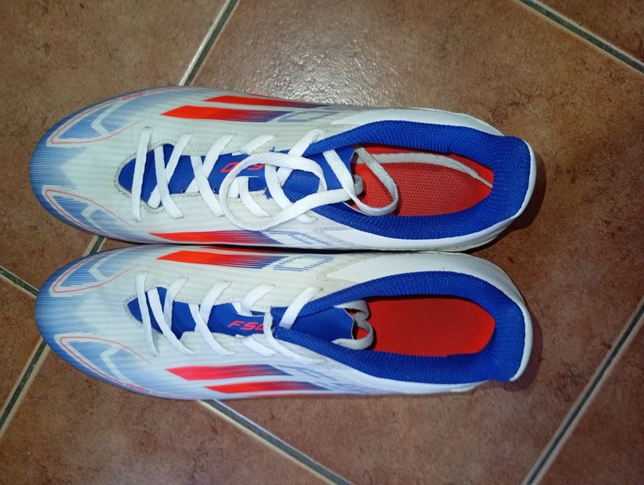 Adidas F50 chuteiras do futebol