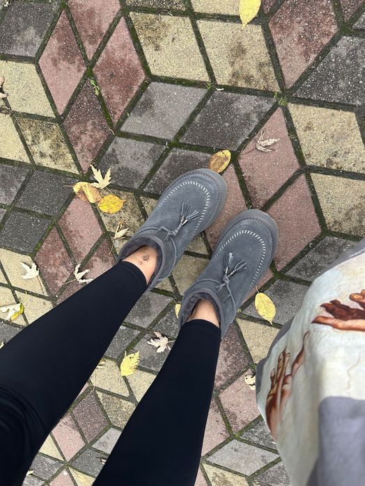 Уги 39 розмір  нові одягнені один раз сірі графіт