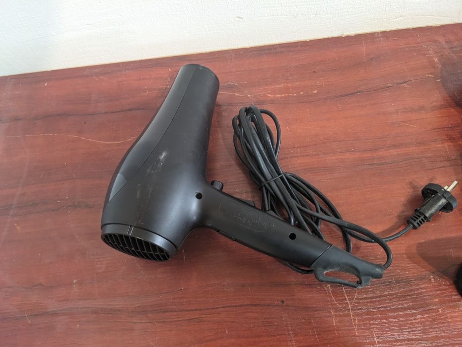 Suszarka Philips SalonDry Pro 2200W Ceramic + 3 końcówki