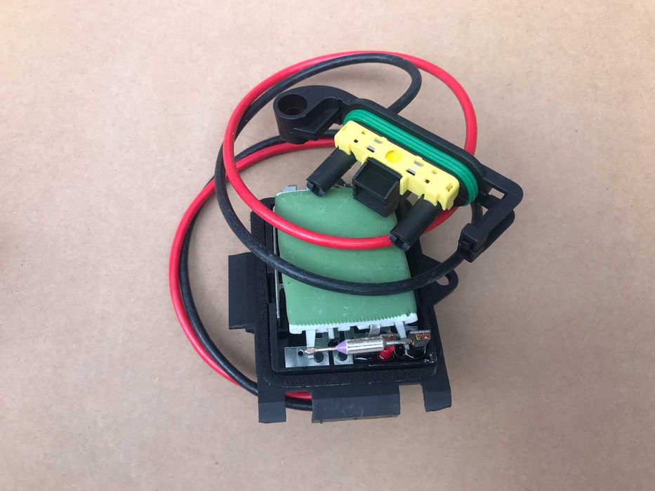 Резистор печки сопротивления Opel Vivaro Renault Trafic (01-14)