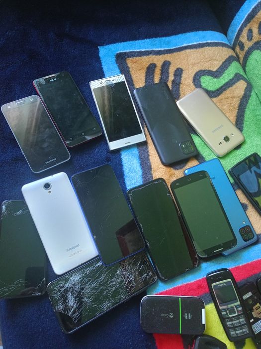Różny mix telefonów