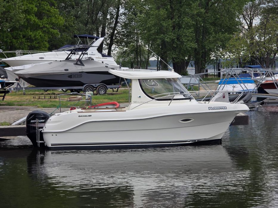 QUICKSILVER Pilothouse 580 Mercury 100  .