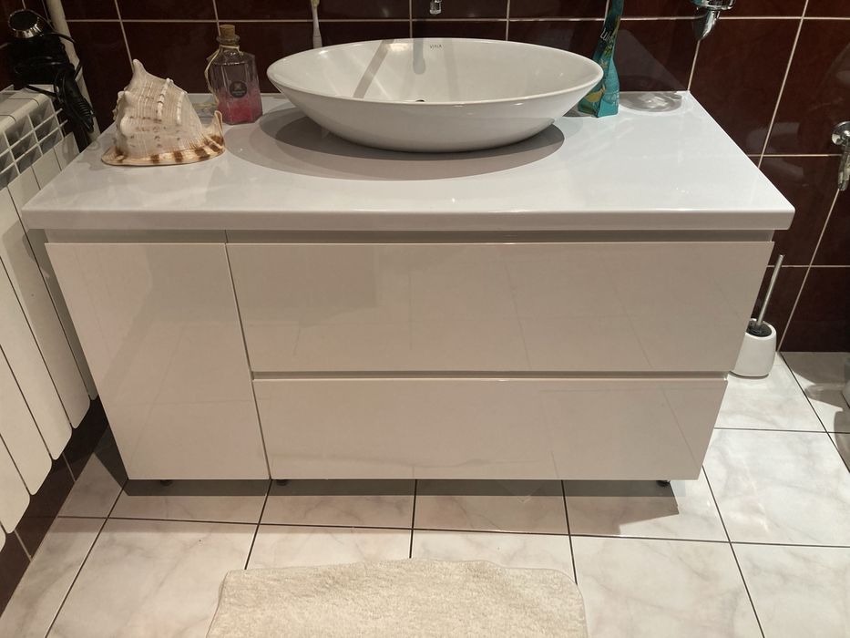 Szafka łazienkowa z umywalką