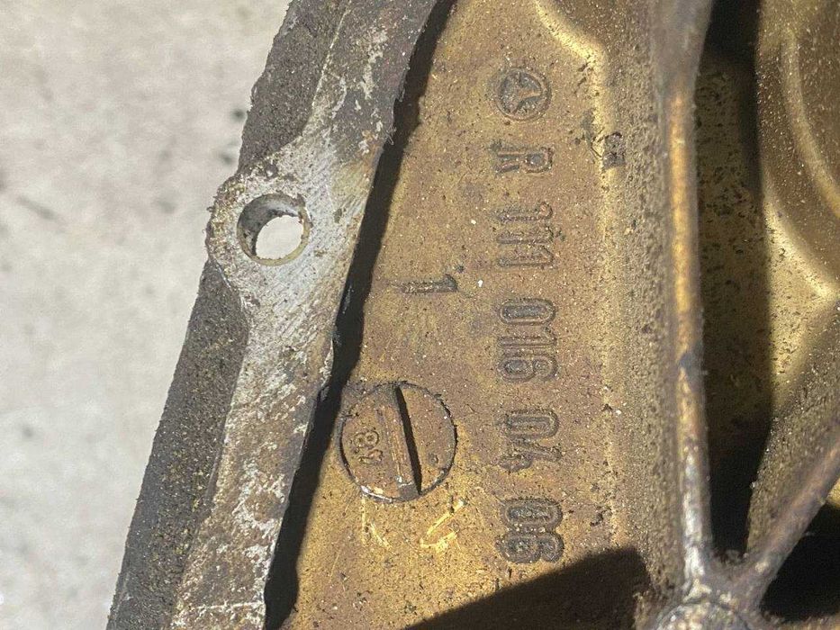 Передня кришка розподільного вала кришки ГРМ Mercedes-Benz M111 2.0 2.2 R1110160406
