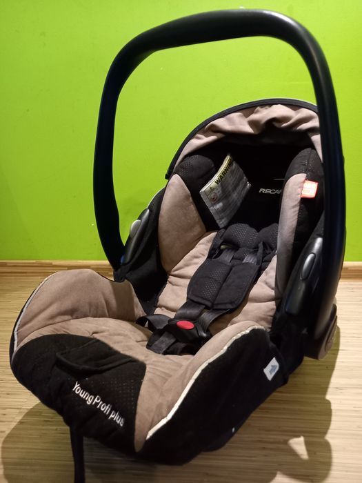Fotelik samochodowy/nosidełko RECARO Young Profi plus.