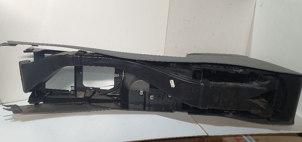 Підлокітник Фольксваген каді подколотнік Volkswagen Caddy  1t0857669j