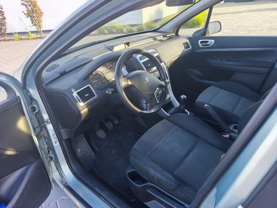 Peugeot 307  1,6 diesel kombi panorama 7osobowy