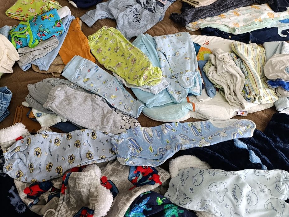Величезний пакет одягу на малюка від 0-6 місяців