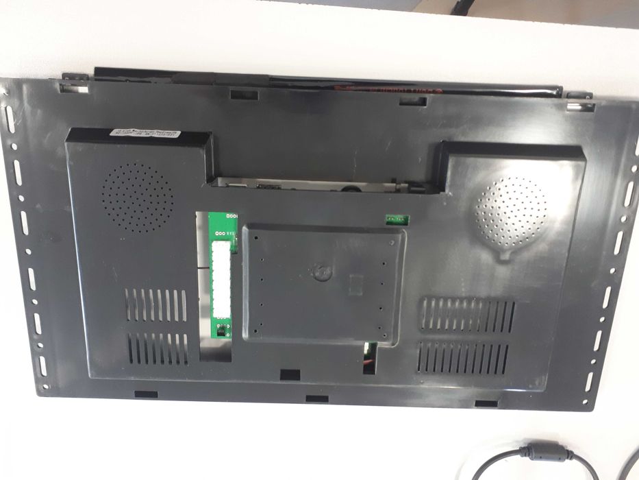 Портативний IPS монітор 15.6 для реклами з вбудованим плеєром