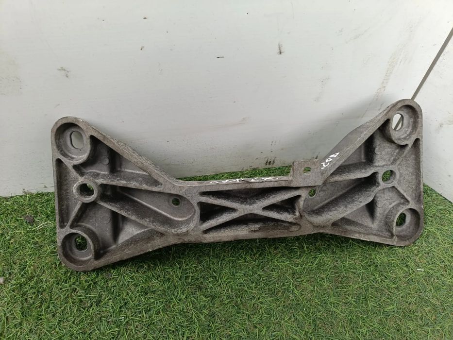 Apoio da caixa BMW 1 (F20)
