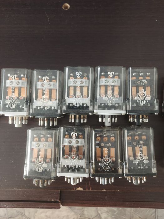Przekaźniki R15 10 A  7 sztuk