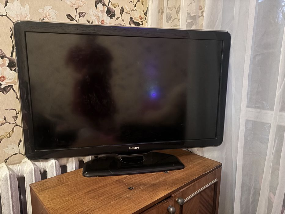 Продам телевізор Philips 42