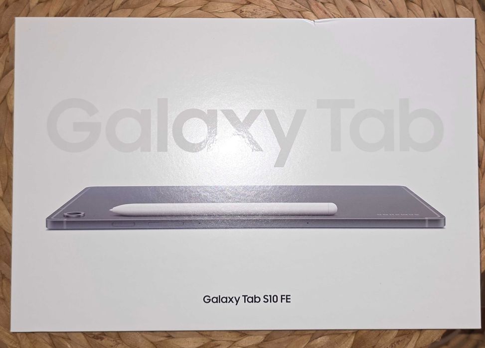 Tablet samsung Tab S10 FE com capa e teclado