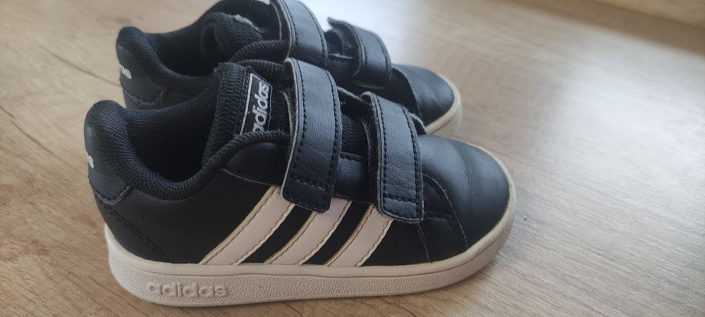 Buciki Adidas rozmiar 22