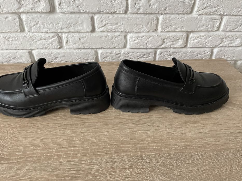 Шкіряні лофери 38 розмір