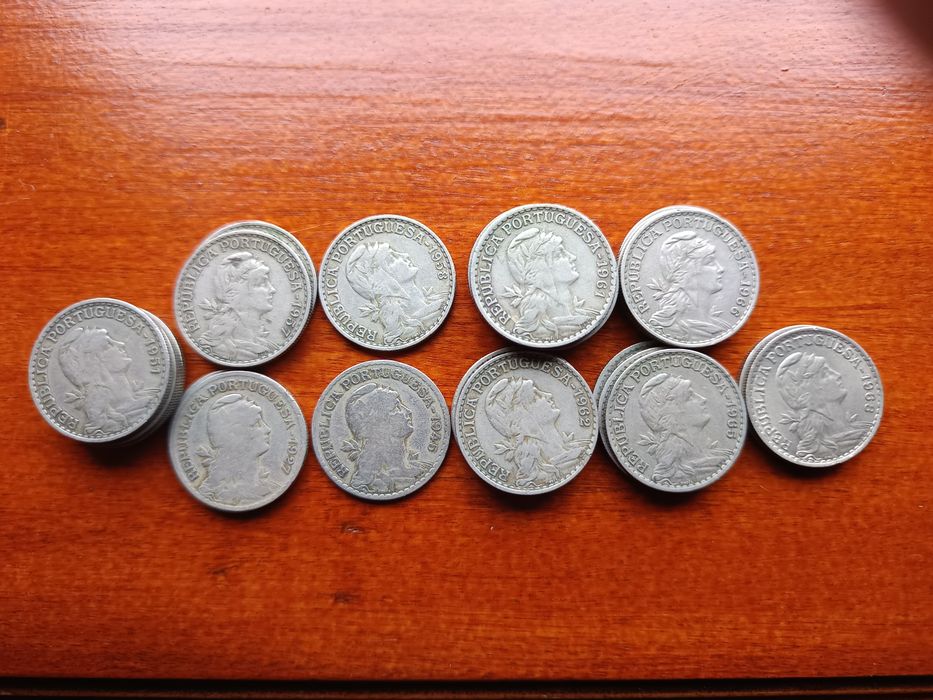 27 Moedas de 1 escudo