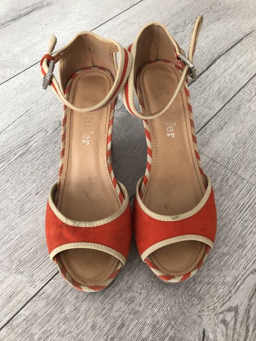 Sandały na korurnie Jennifer