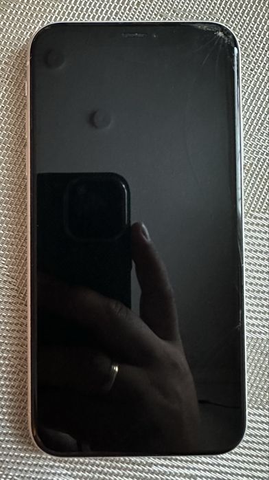 Продам Iphone XR 64 Gb