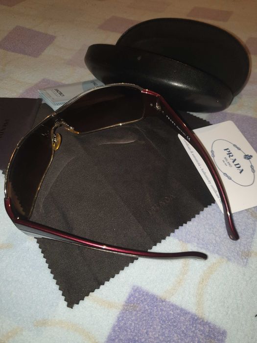 Oculos de sol marca PRADA,originais,como novos