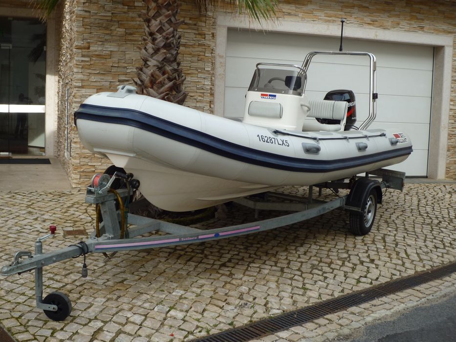 Semi-rigido Valliant 520