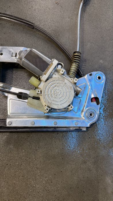 Склопідйомник бмв е39 рест передній правий