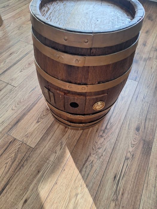 Sprzedam beczkę.