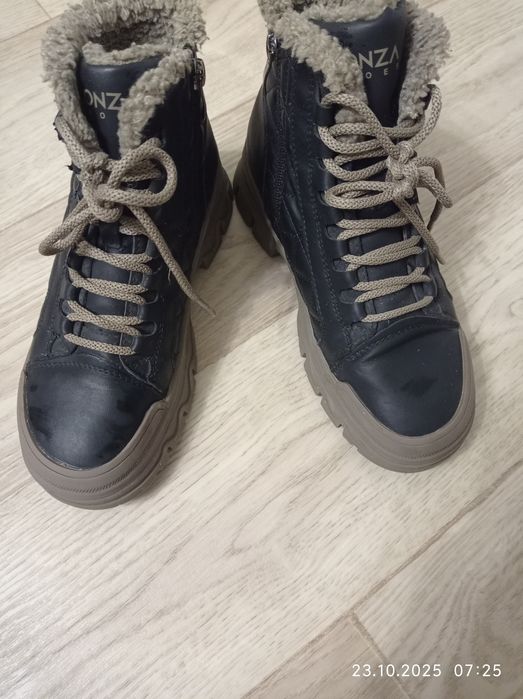 Зимові ботинкі,38 розміру