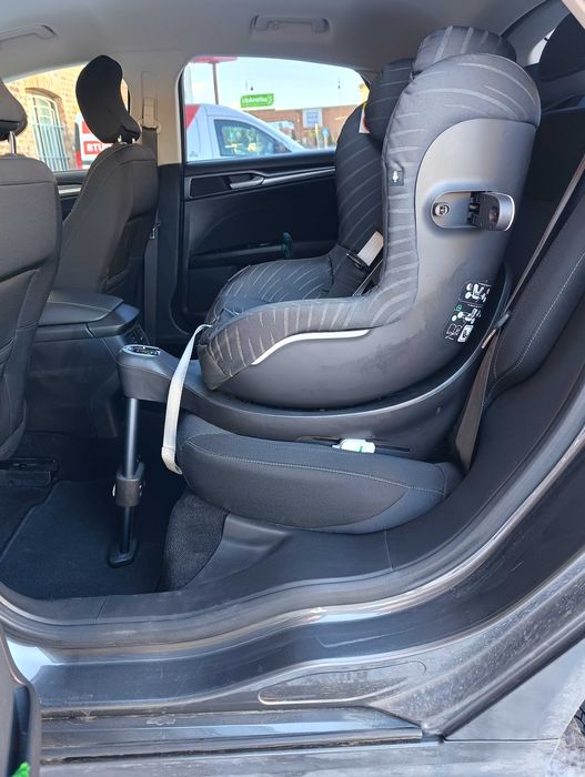 obrotowy fotelik samochodowy 0-18kg GB VAYA i-SIZE Lux Black stan b.d.