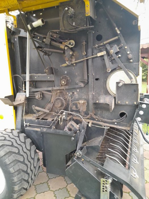 Prasa New Holland BR6090 Crop cutter