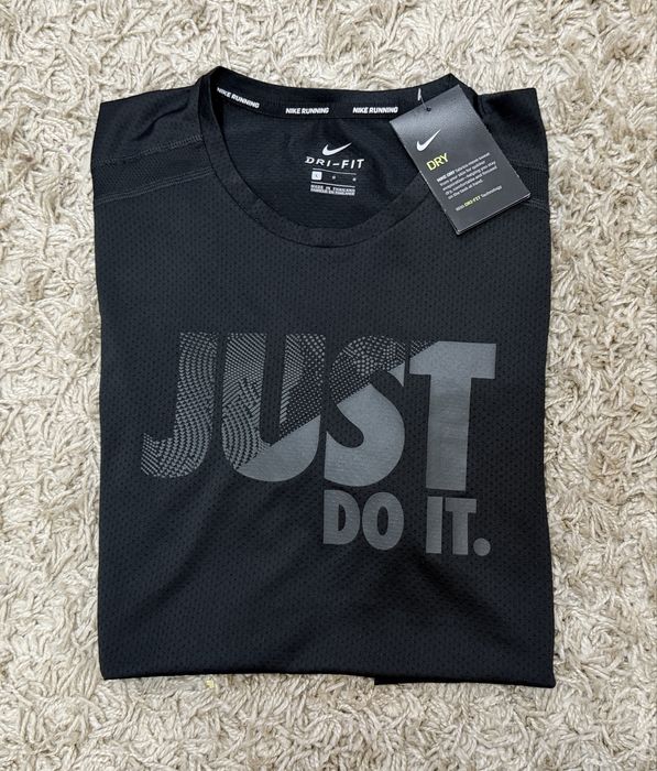Новая футболка Nike running оригинал л