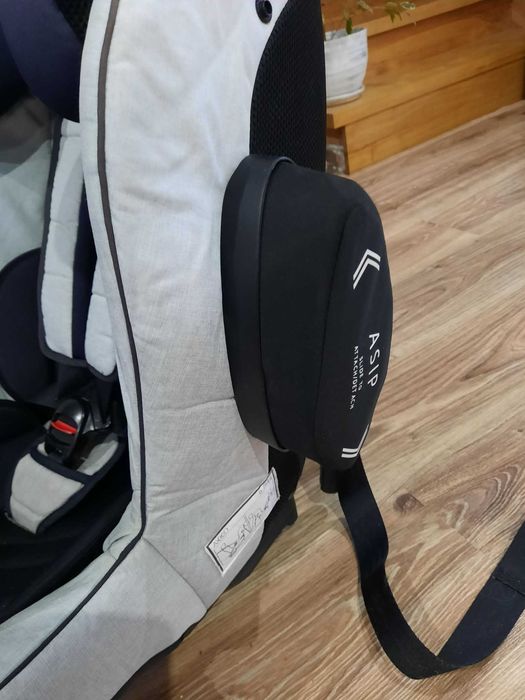 Fotelik samochodowy RWF Axkid MiniKid 2.0 + lusterko