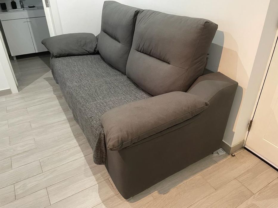 Sofá cama cinzento, 3 lugares