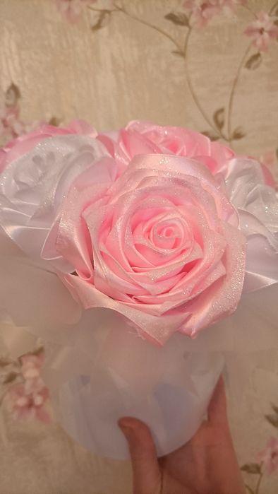 Квіти з атласної стрічки