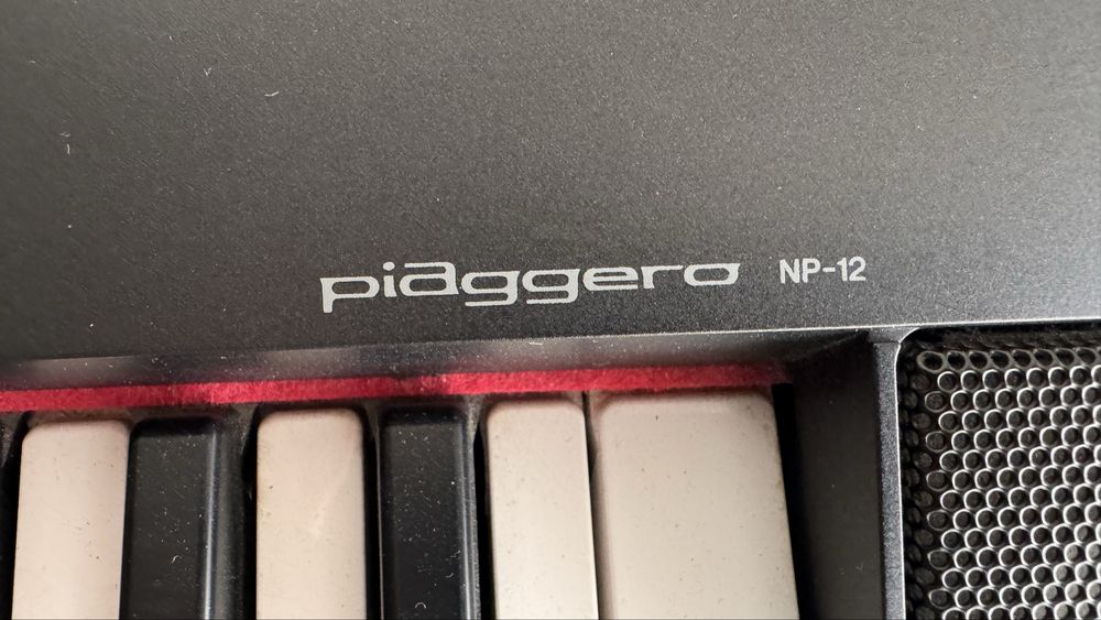 Yamaha Piaggero NP-12 + Tripé Ajustável | Excelente Estado