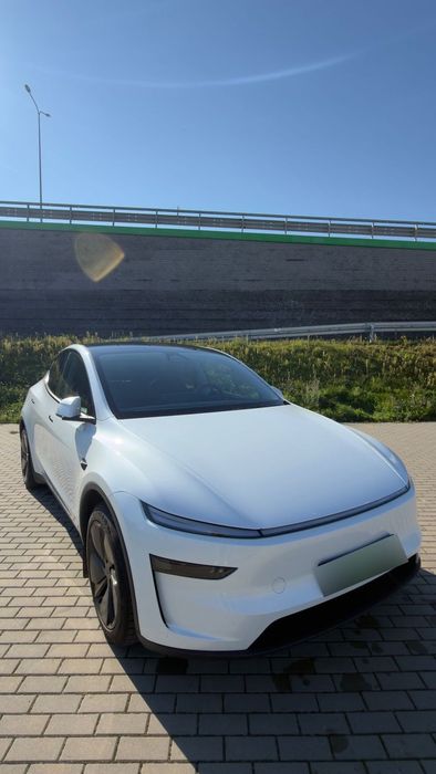 Tesla Y